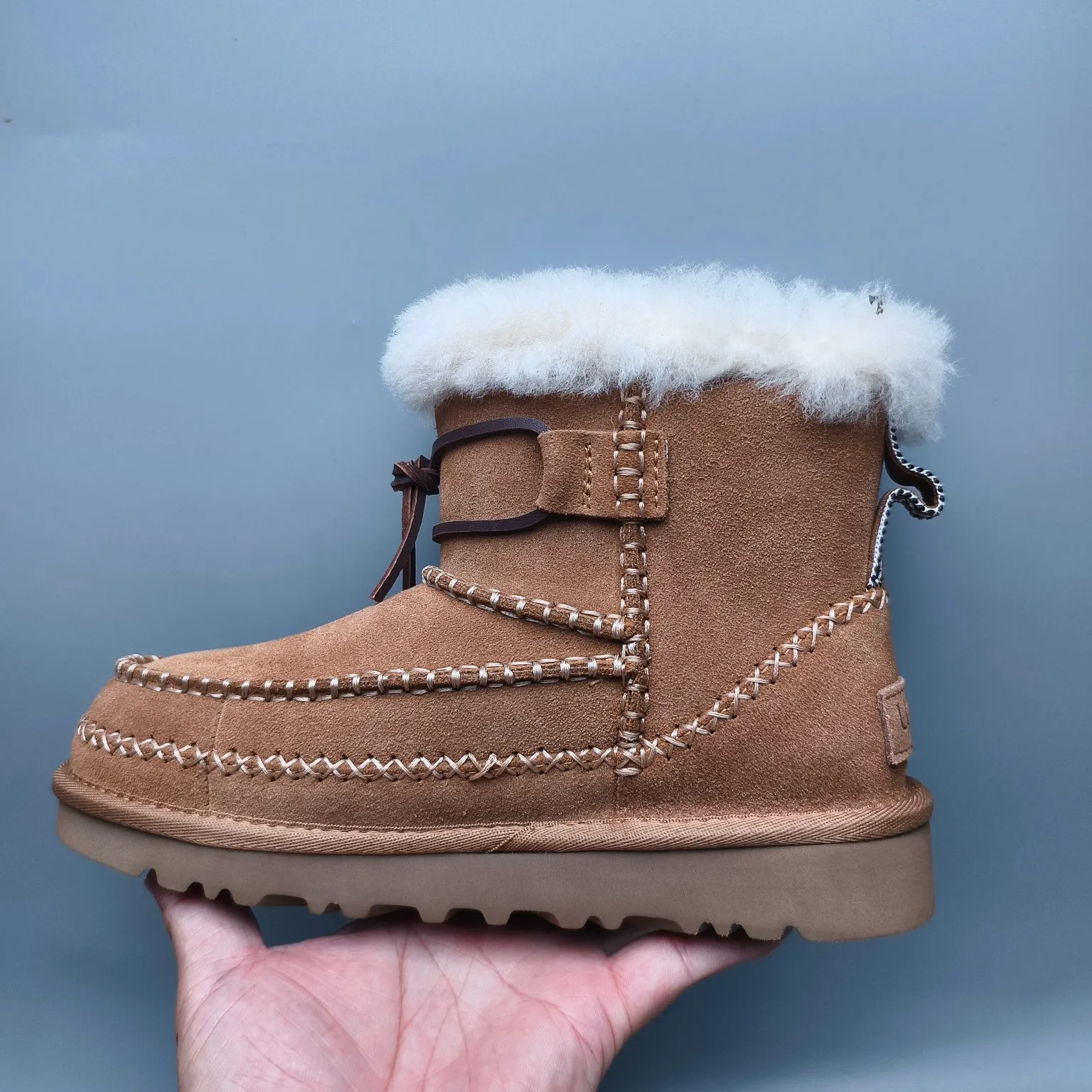 💰560 UGG sheepskin all-in-one snow boots 8251 mid-top braided casual shoes Color: maroon antelope brown Matching size: 35-40